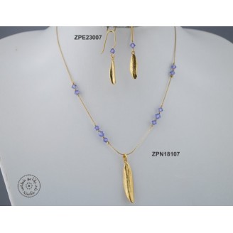 Gold plated Necklace chain with Swarovski (purple Velvet color)