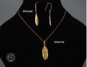 Gold plated Necklace chain with glass bead (Sapphire color)