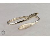 Sterling silver bracelet with 2 olive leaves (4mm)